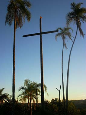 Cruzeiro do Morro em capim branco
